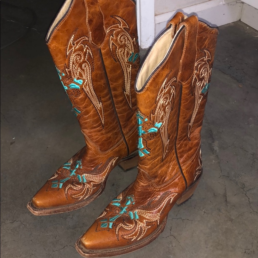 Women’s Cowgirl Boots Size 6